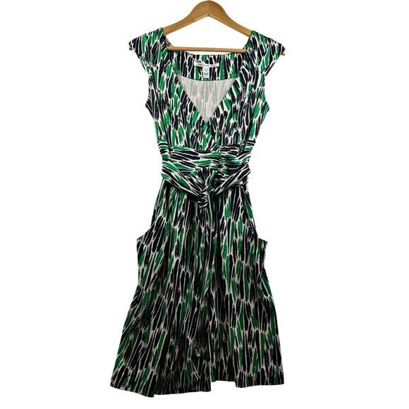 Diane von Furstenberg 100% Silk Modern Wrap Dress Sz 4 Green Abstract Ikat Print - Picture 2 of 10